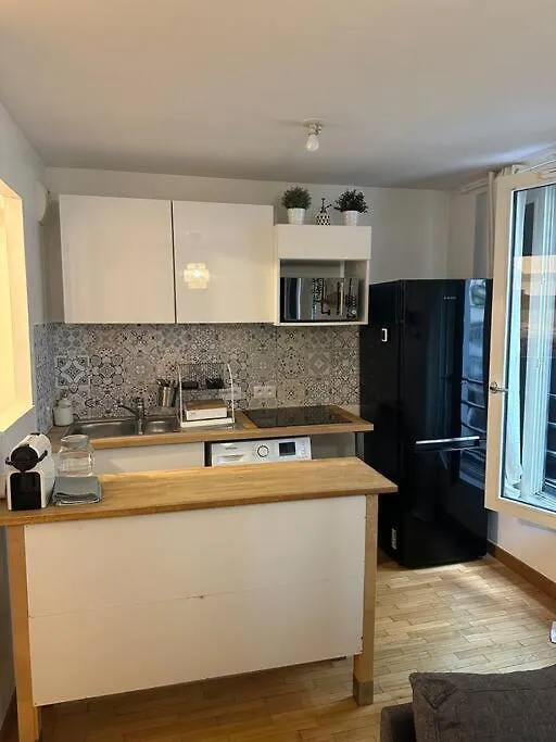 Apartment Joli Studio- Quartier Montmartre Paris France